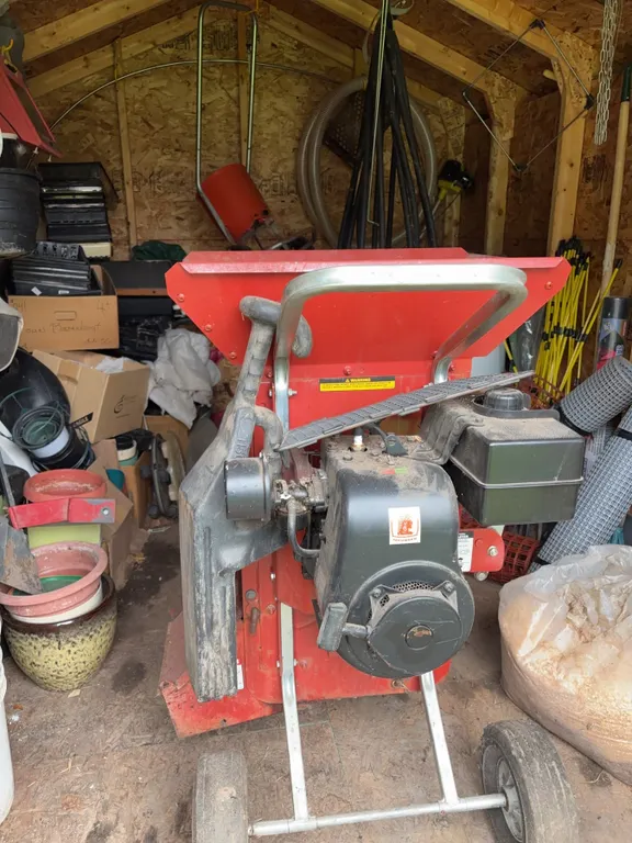 Troy-Bilt Super Tomahawk Chipper Shredder