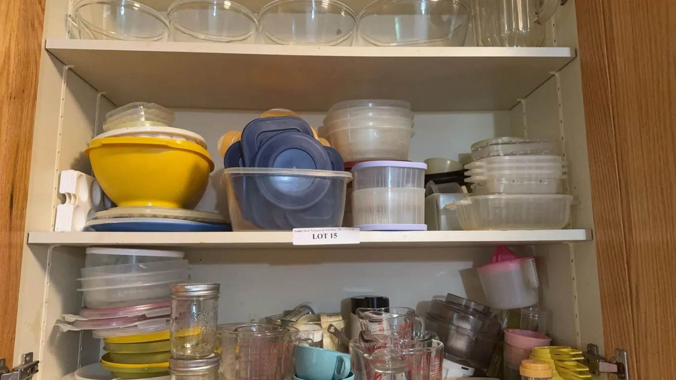 Anchor Ovenware and Assorted Kitchenware Lot