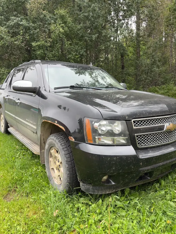 2010 Chevrolet Avalanche LTZ 4WD Pickup, Black