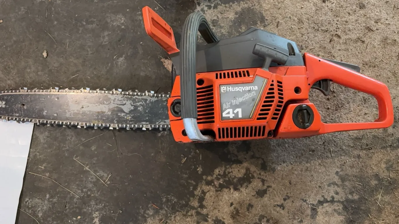 Husqvarna 41 Chainsaw with Extra Chain