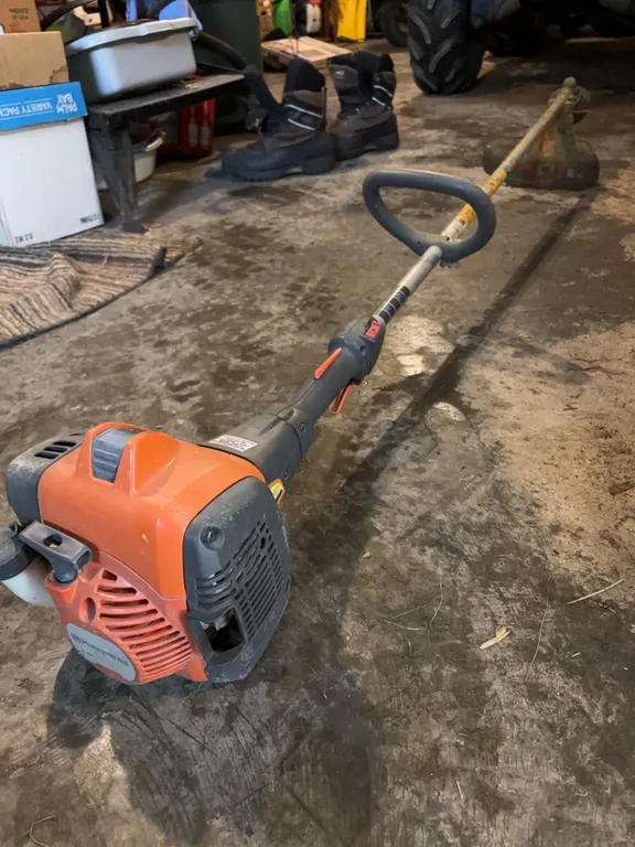 Husqvarna 322L Gas String Trimmer