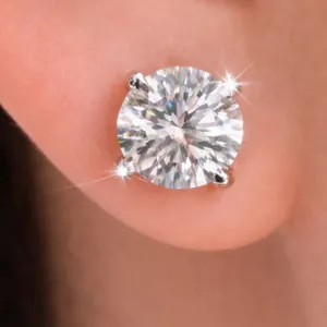 10k(0.4g), Lab Diamond (0.55ct) Earring Retail value $800