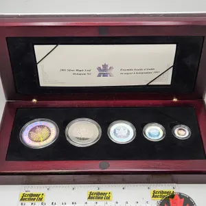 RCM Canada 2003 Silver Maple Leaf Hologram Five-Coin Fine Silver Set :  One Ounce ; 1/2 Ounce 1/4 Ou