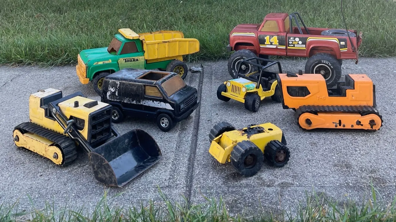 Misc vintage Tonka toys (GST 5 % charged)
