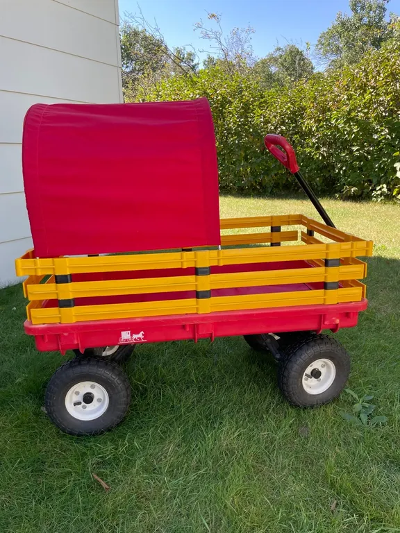 Large wagon with inflatable tires with chuck wagon cover (GST 5 % charged)