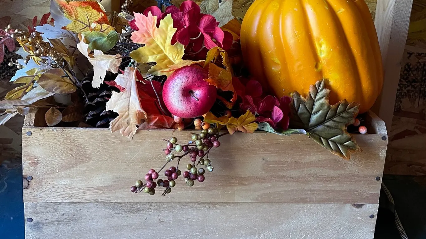 Fall decorations (GST 5 % charged)