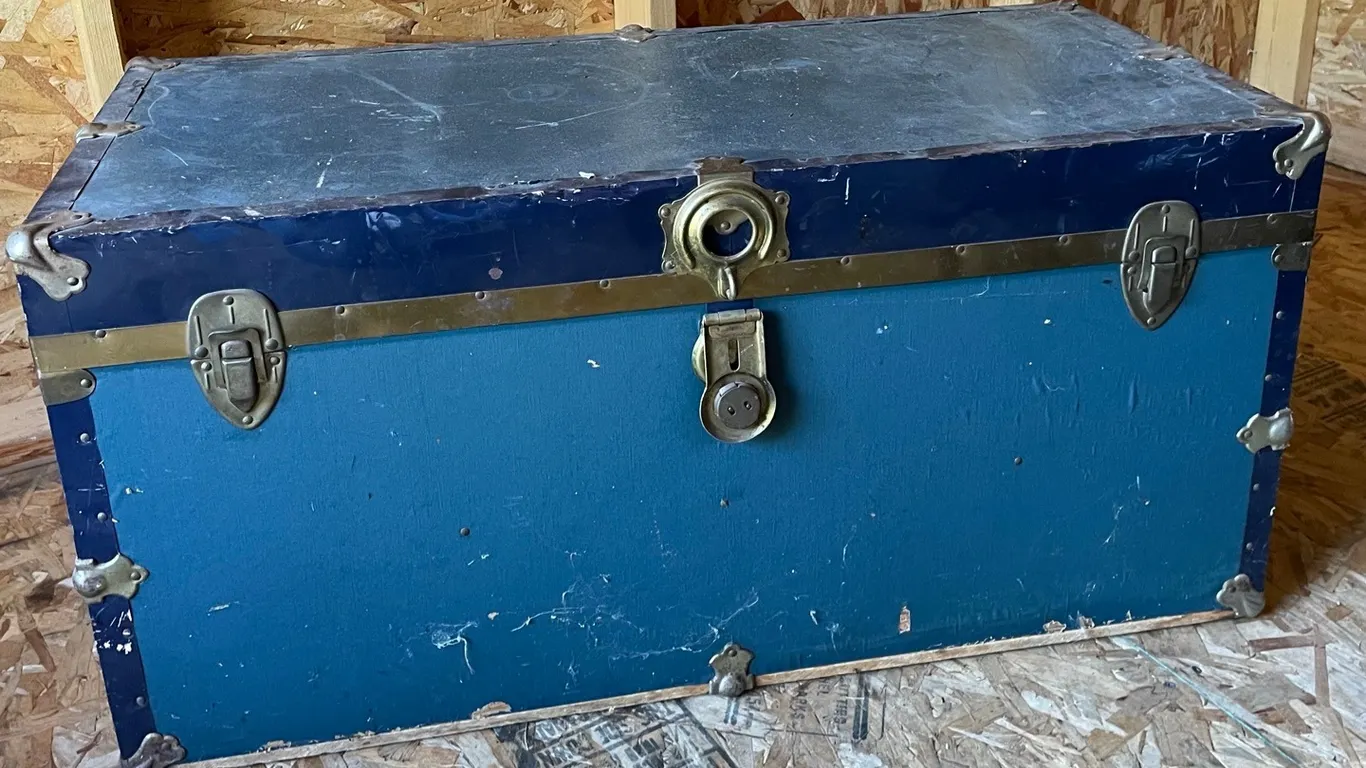 Vintage Trunk 16” x 35”. (GST 5 % charged)