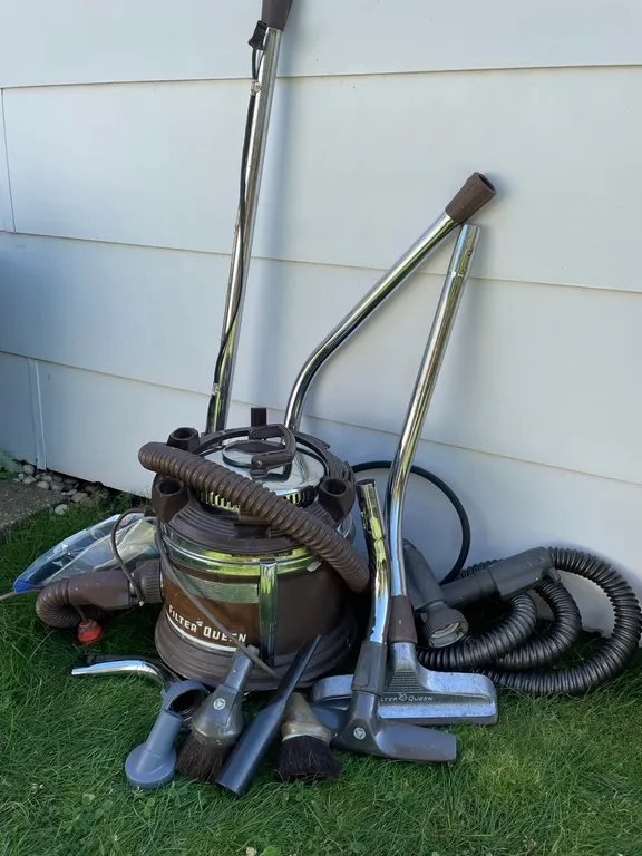 Filter Queen vacuum (GST 5 % charged)