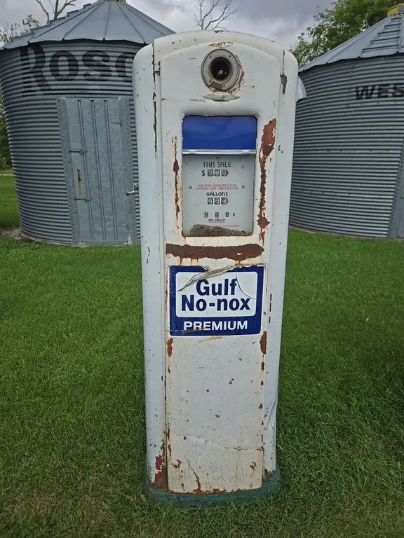 Bennett Model 646-B Gas Pump