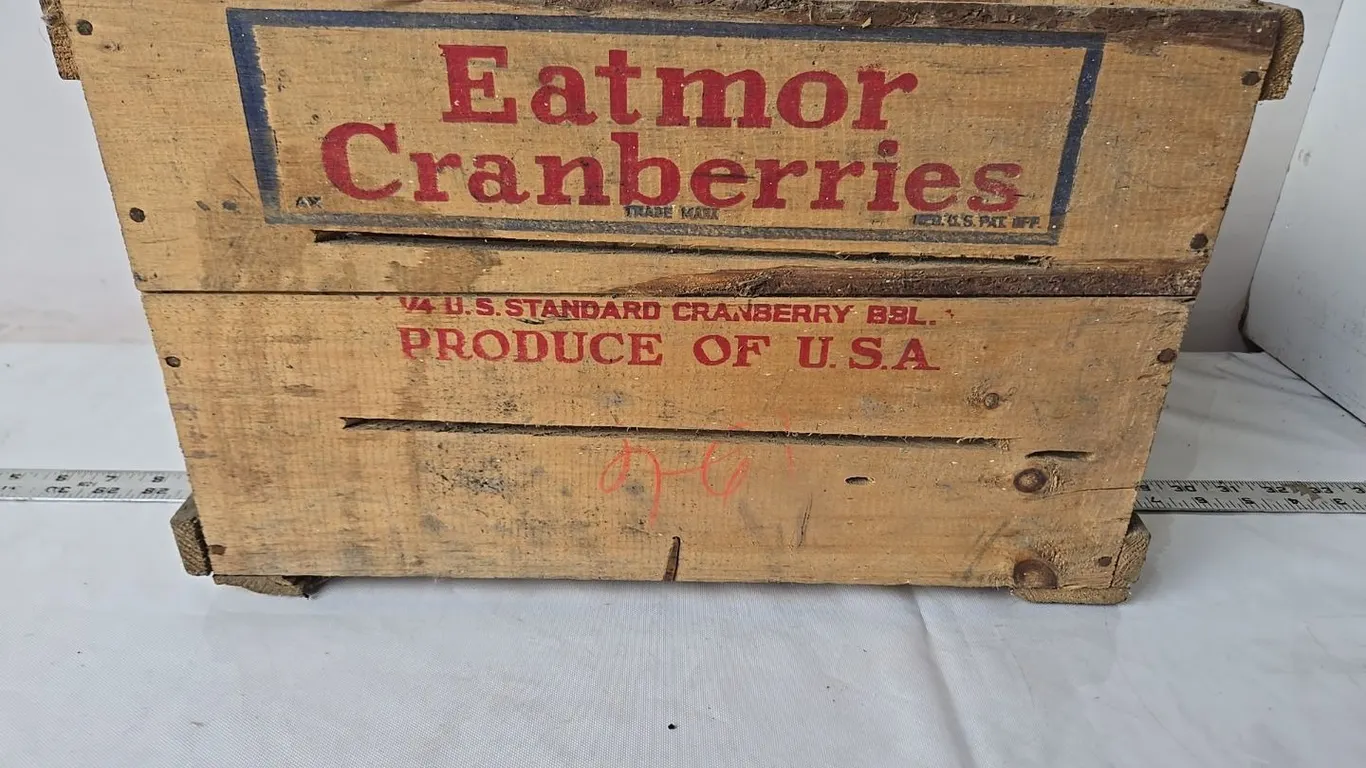 Eatmor Cranberries Crate - 17"x11"x10"