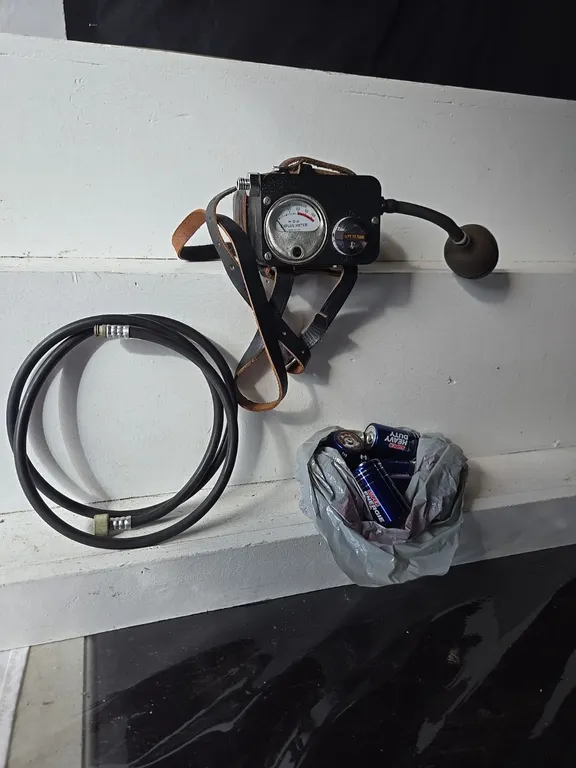 Explosimeter combustible gas indicator w/ hose