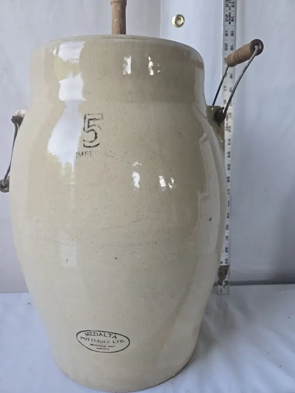 5 gal. Medalta Churn