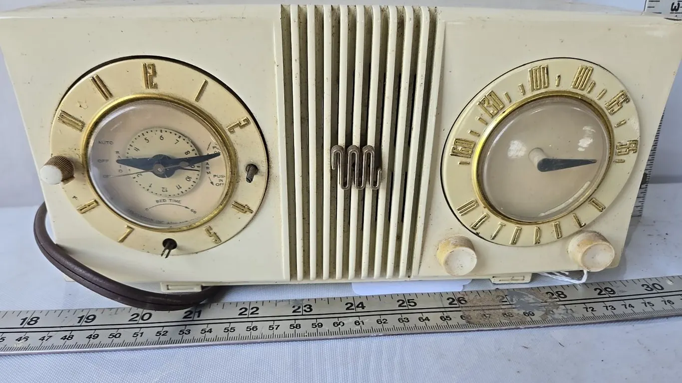 Motorola Model 5C radio - untested