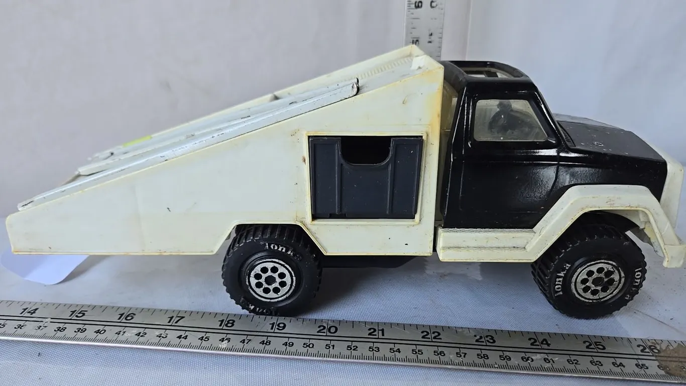 Tonka Ramp Truck w/ metal ramps