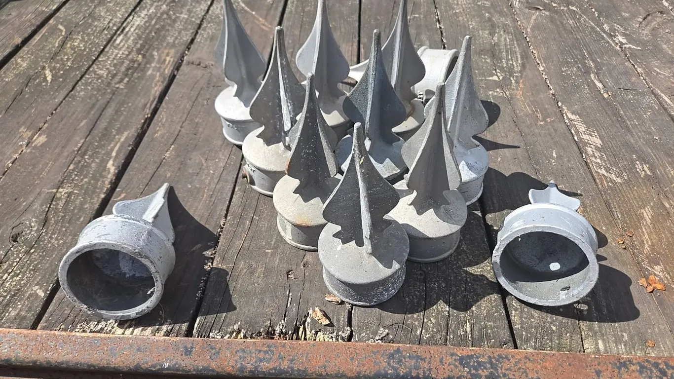 11 - 4" fence toppers