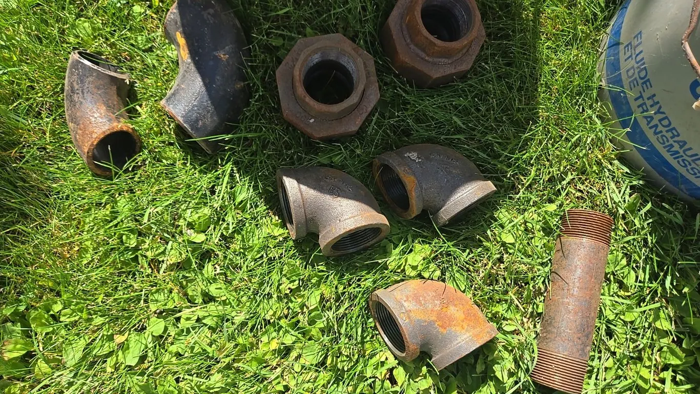 Variety of 2.25" + 45s & 90s pipe fittings