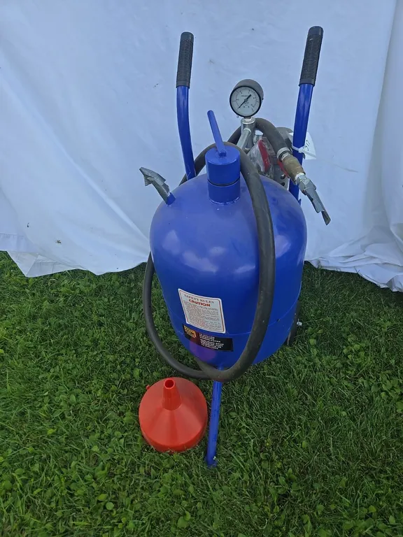 Powerfist 10 gal. sandblaster
