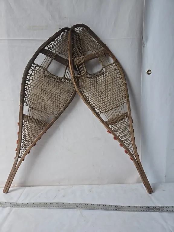 Snowshoes, missing straps