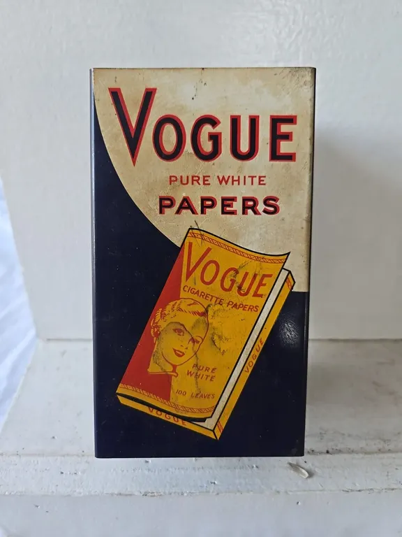 Vogue Papers Holder