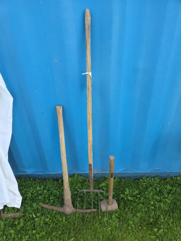 Garden tools, pick, maul & pitch fork