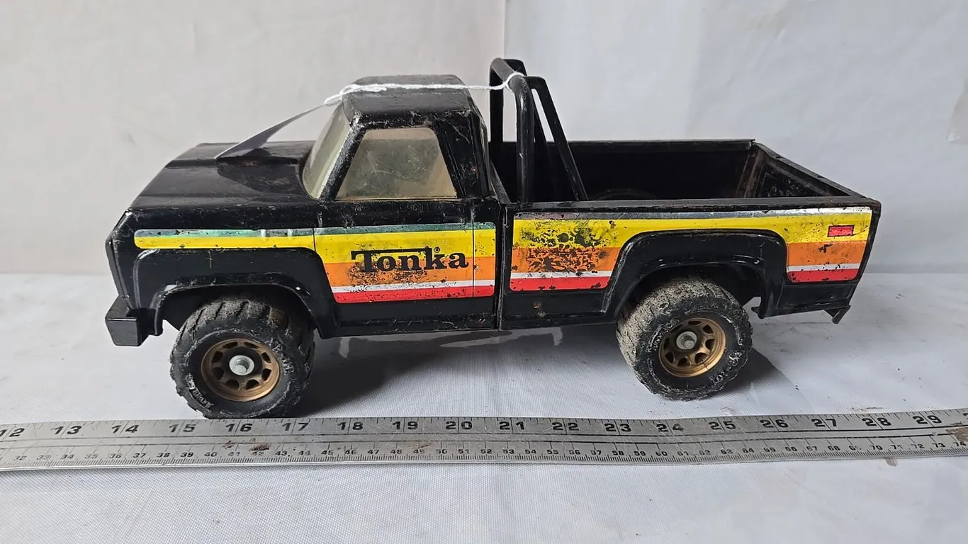 Tonka Truck w/ headache rack - played with condition