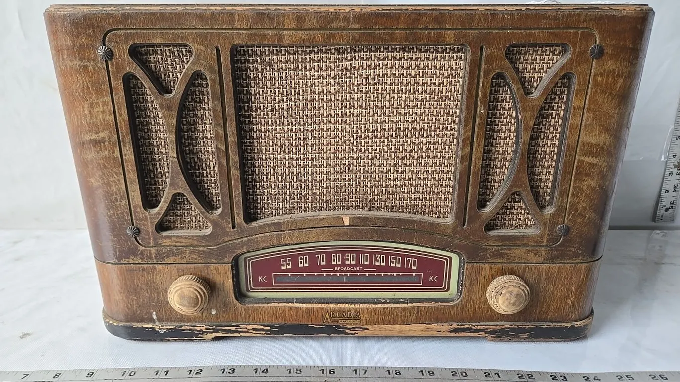 Arcadia Model MMB51-417 Radio - untested