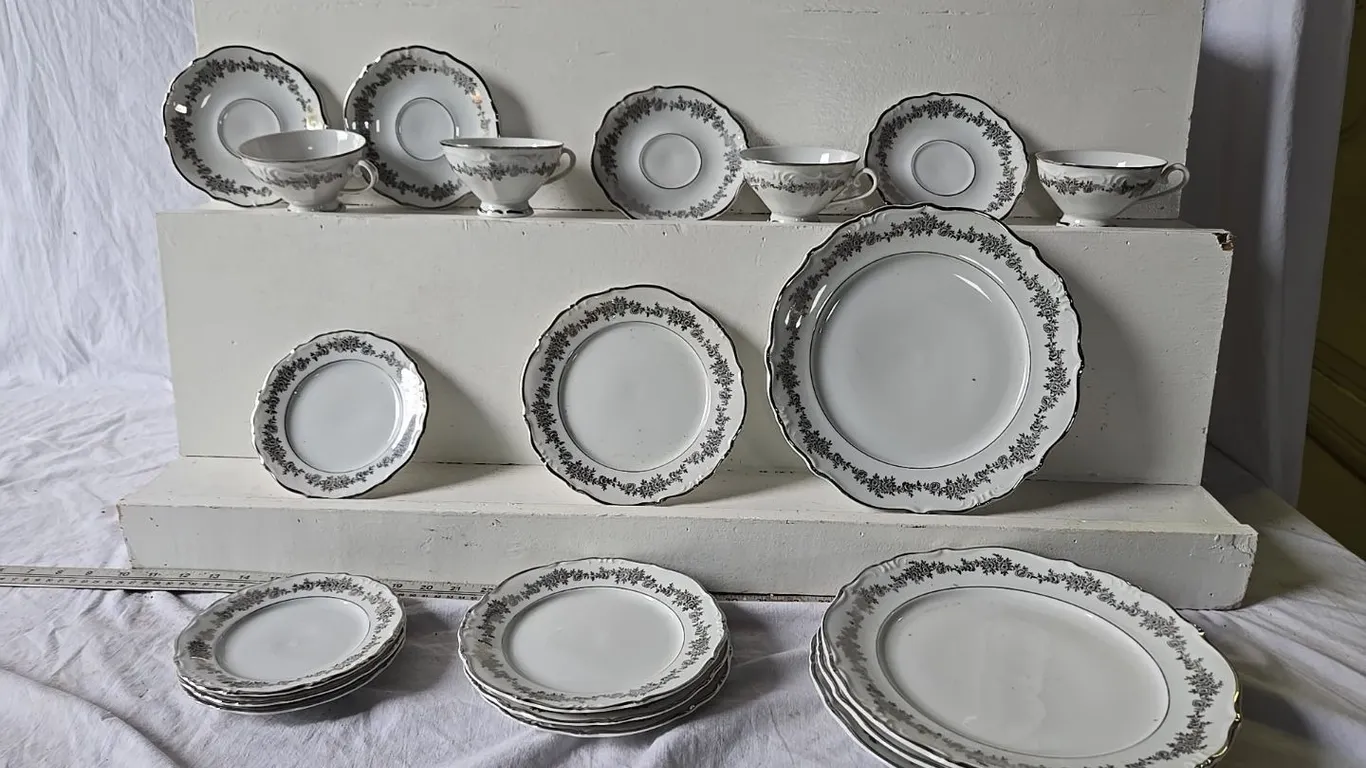 Belchrest China - 4 place setting
