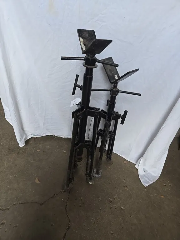 Pair HD Stabilizer V Jacks
