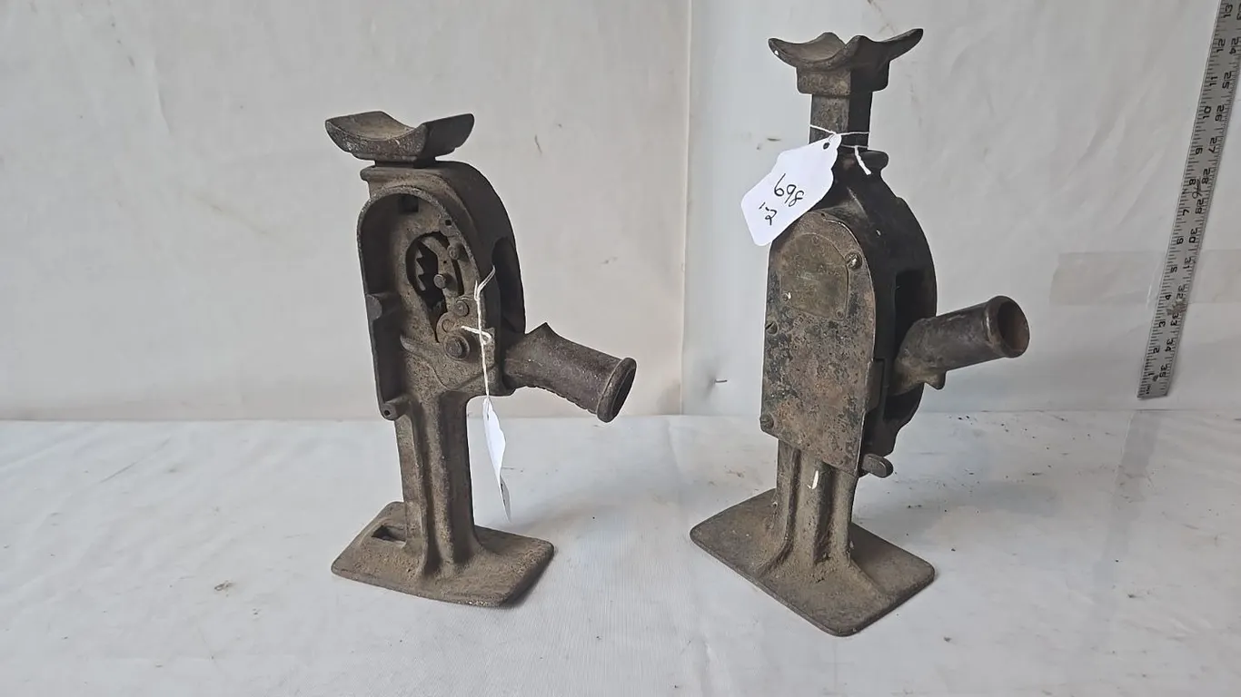 Buckeye & Niagara Railroad Jacks