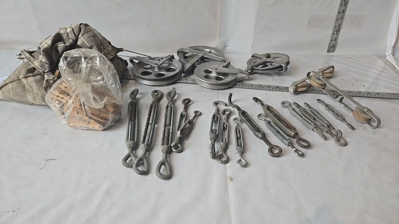 Clothesline Pulleys & Clothes pins