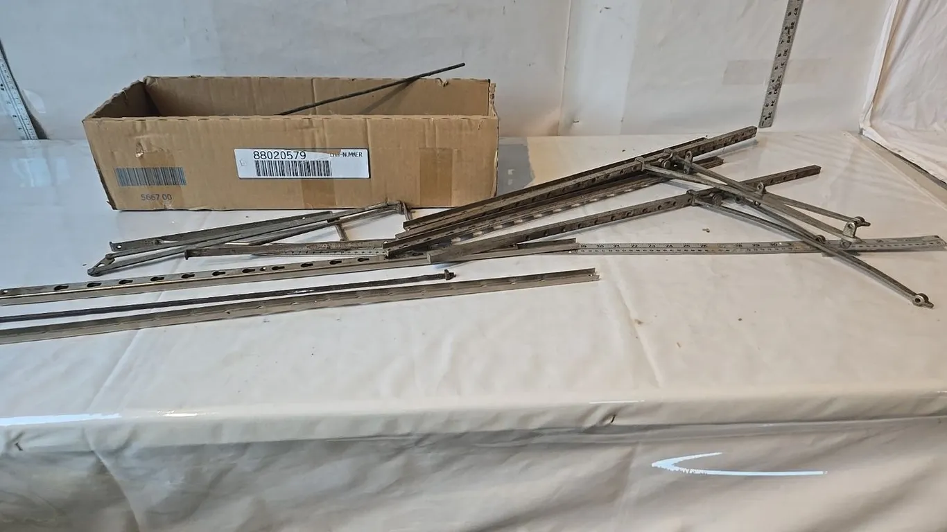 Shelf Brackets & Mounts