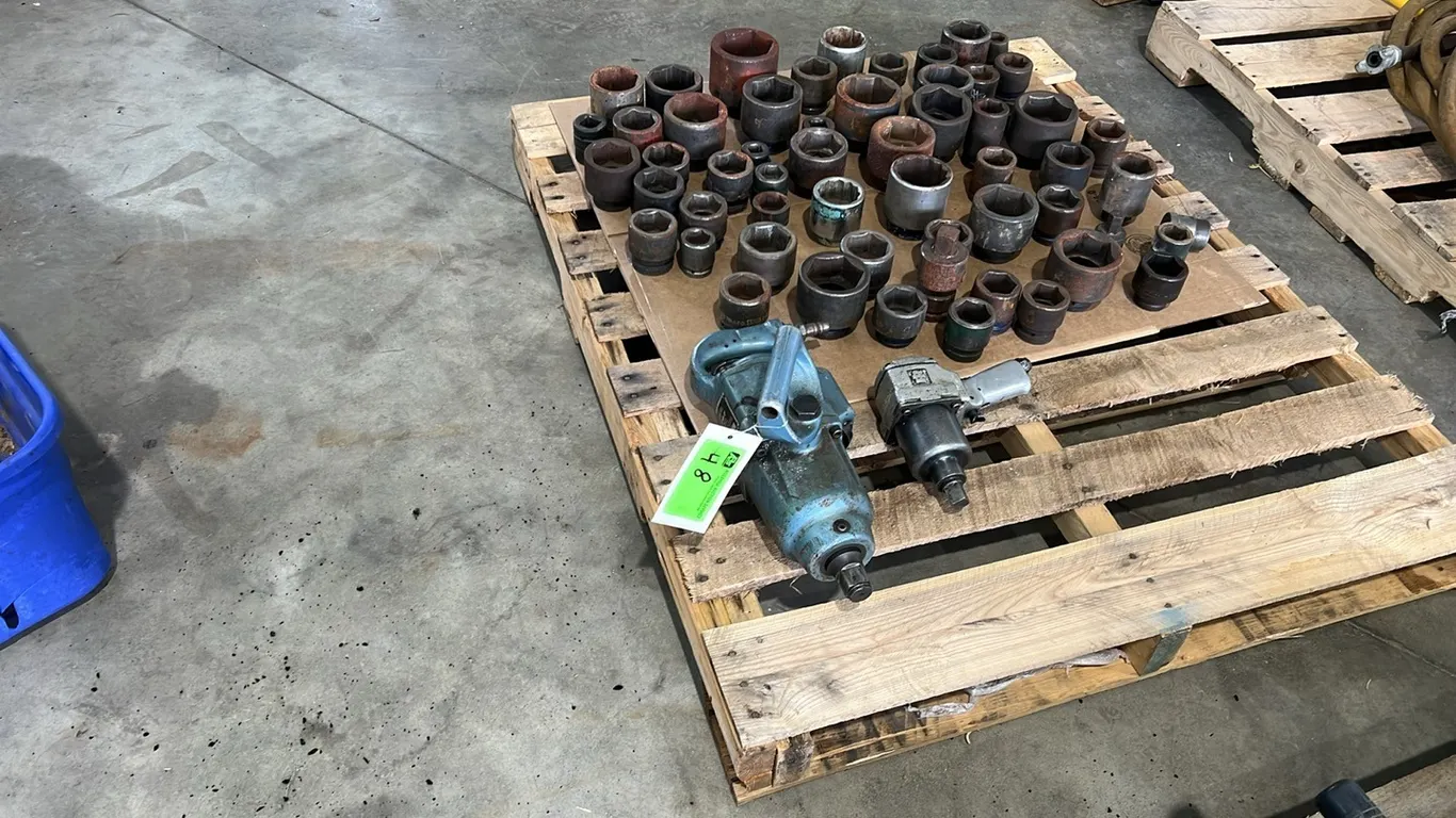 3/4" and 1" Air Impact Guns with Large Assortment of 3/4" and 1" Sockets