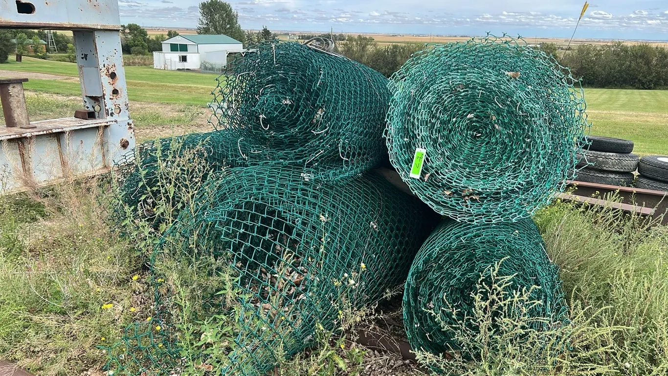 (5) Assorted Rolls of Green Chain Link Fence