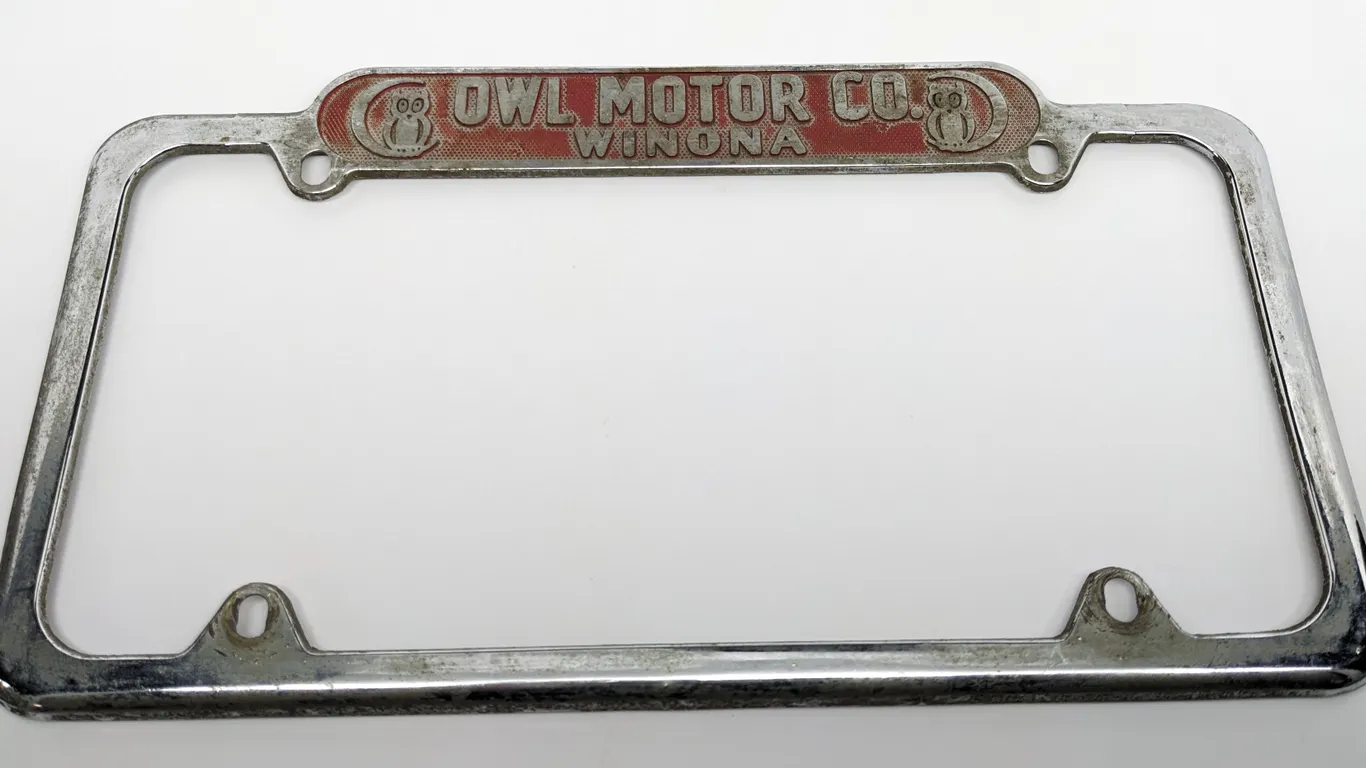 LICENSE PLATE FRAME OWL MOTOR CO (FORD) WINONA MINNESOTA MINN MN