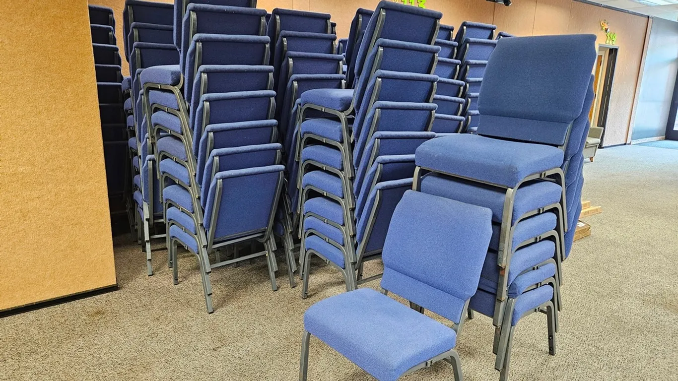 100 Auditorium/Sanctuary Chairs
