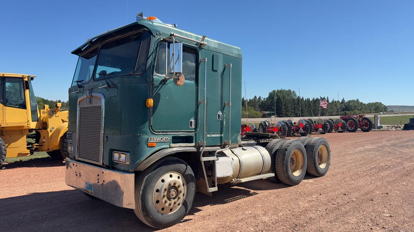 1990 Kenworth K100E Semi