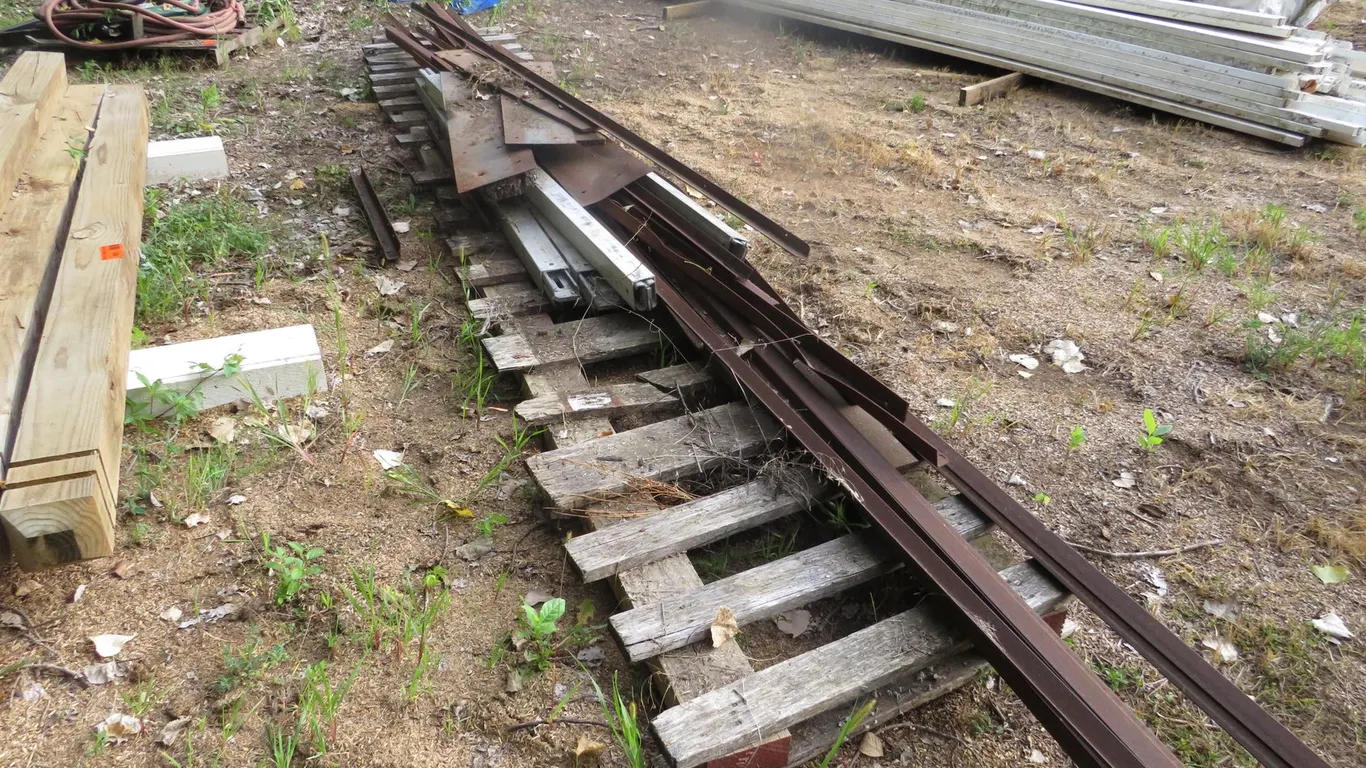 Pallet of Assorted Metal, Angle Iron and Flats