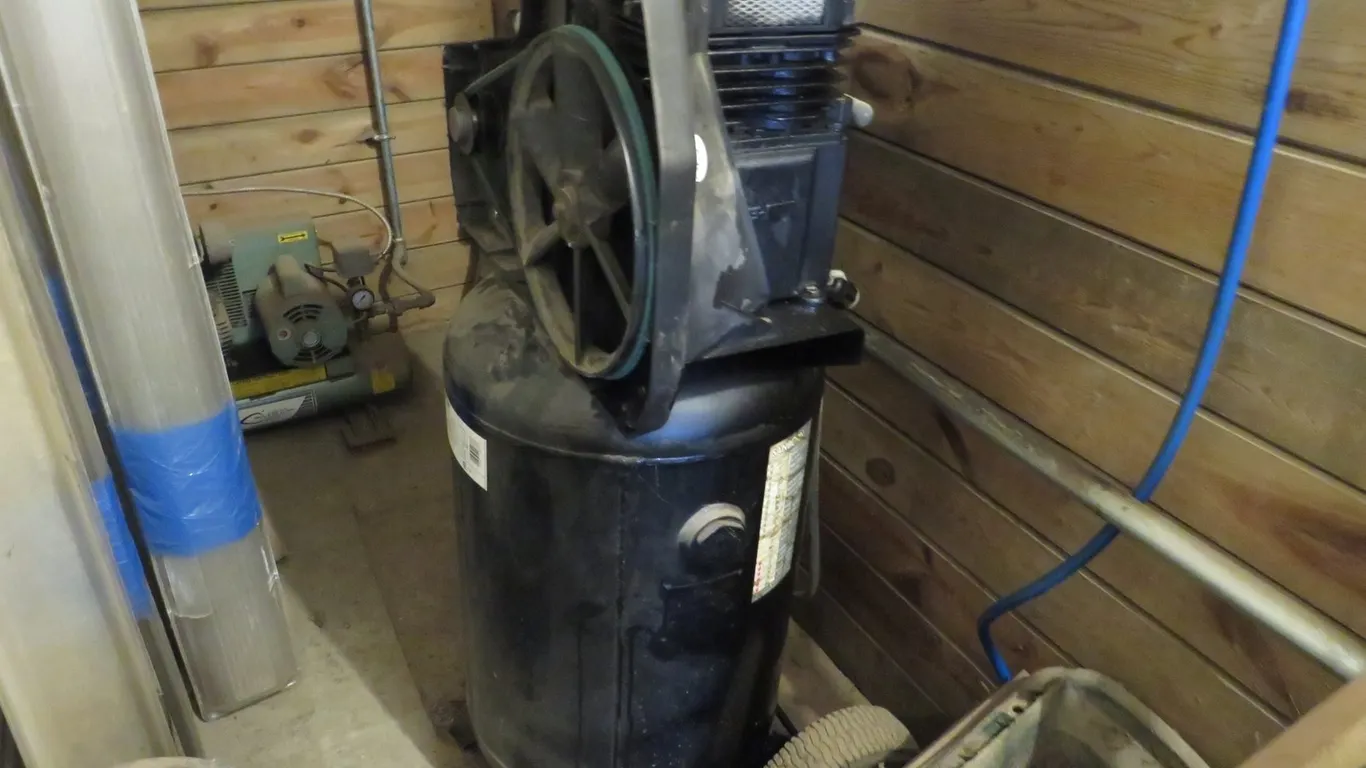 Sanborn 30 Gallon Heavy Duty Pump Type Air Conpressor