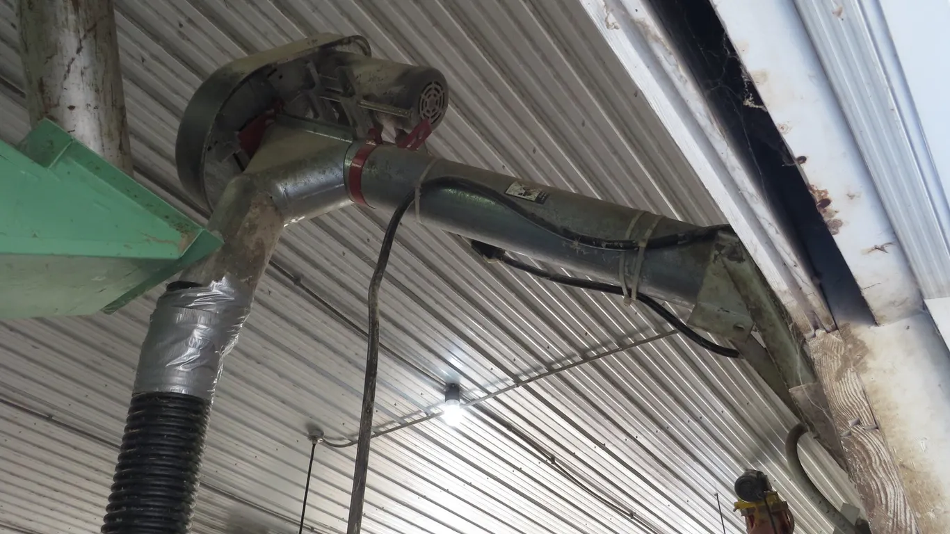 Approx. 6" x 205" Auger