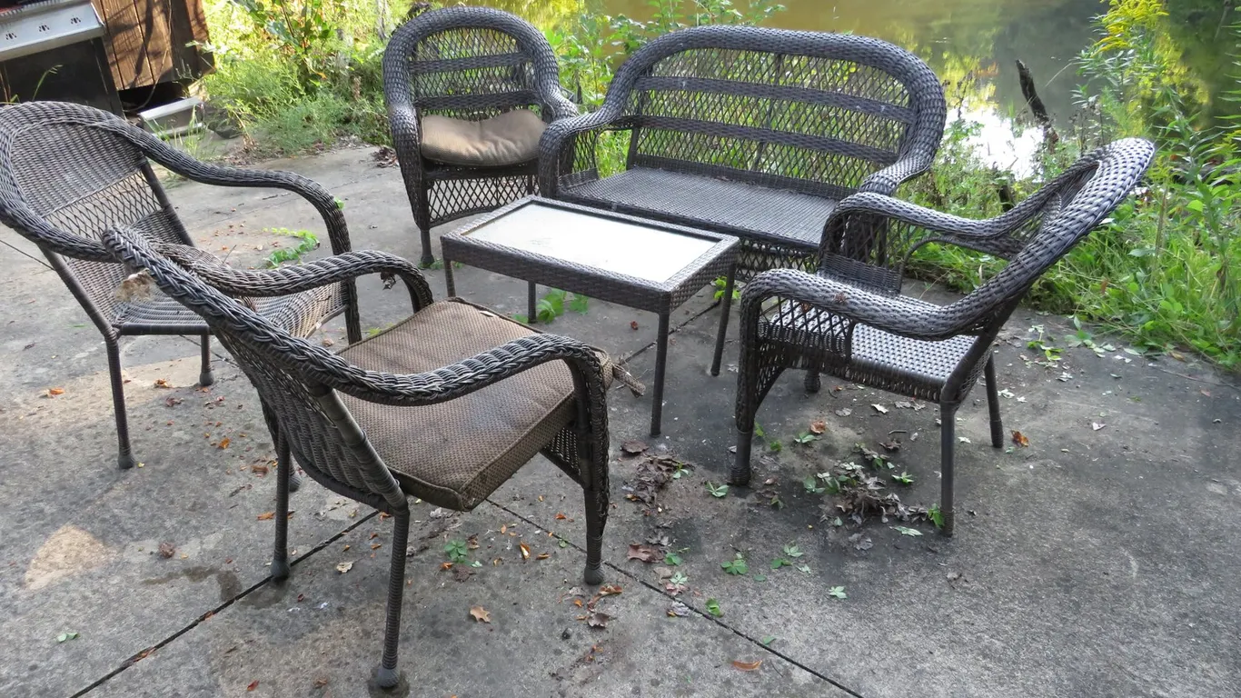 Wicker Patio Coffee Table, Bench and (4) Chairs