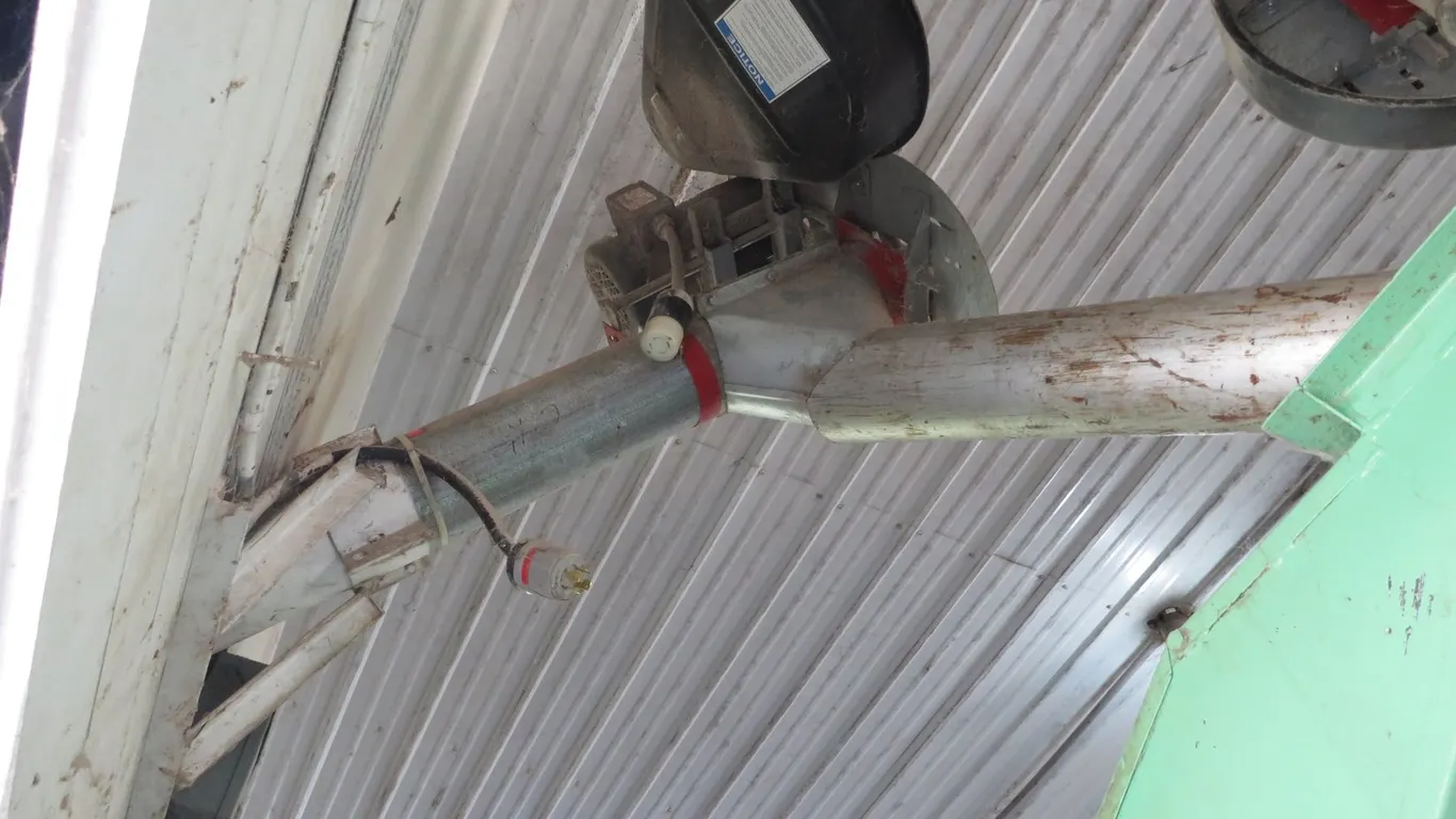 Approx. 6" x 220" Auger