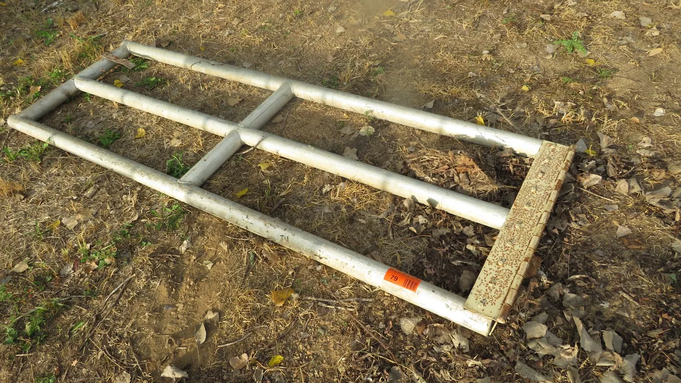 Approx. 7' Gate
