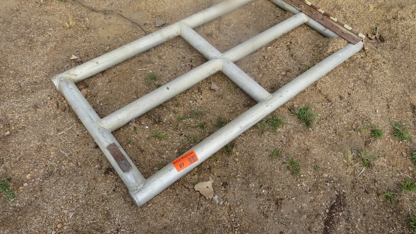 5' Aluminum Gate