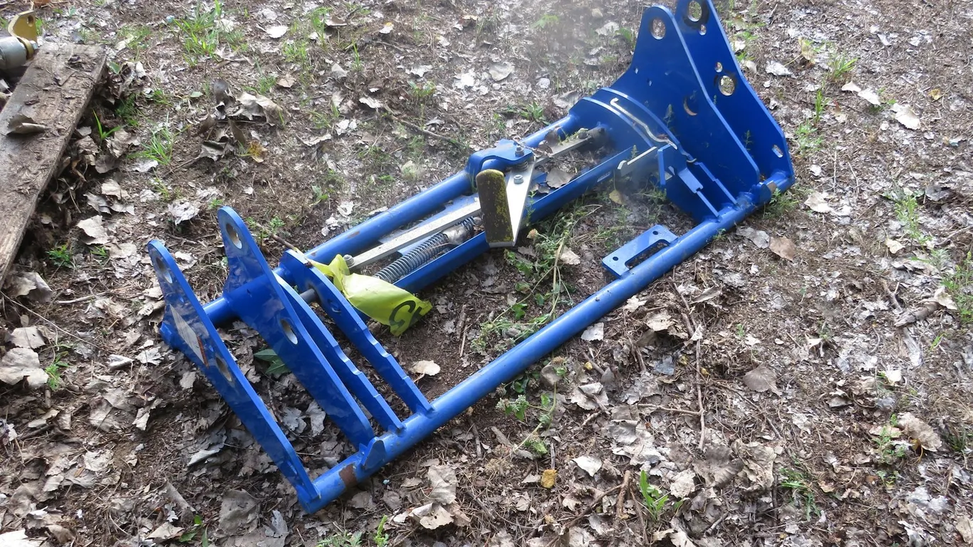 Quick Attach Loader for Ford