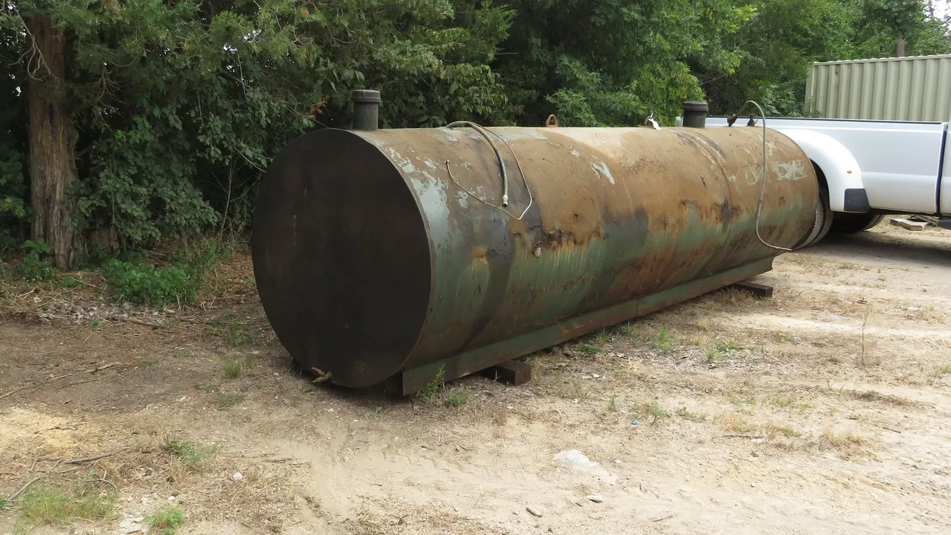 Approx. 1500 Gallon Tank Used for Waste Oil