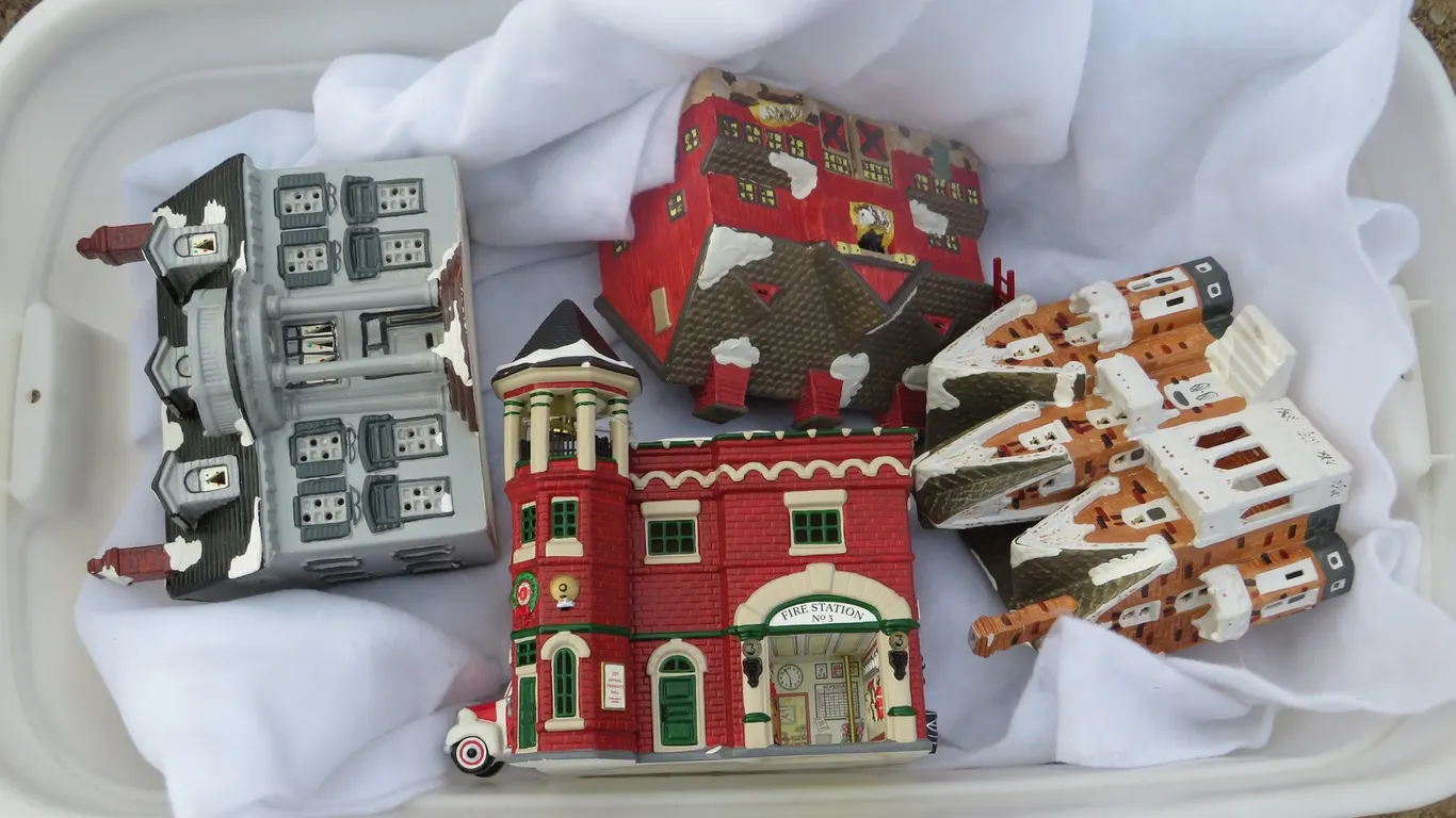 Tote of Christmas Houses