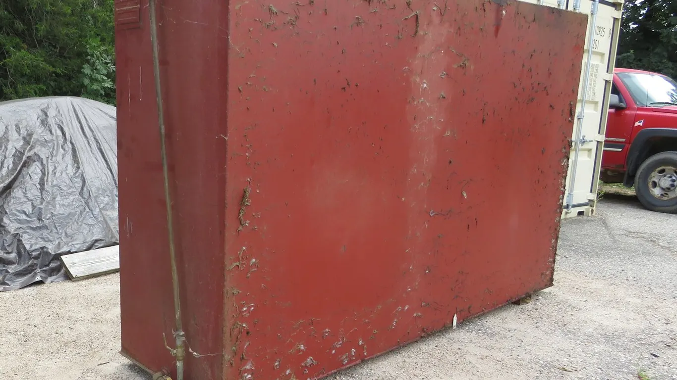 Approx. 1200 Gallon Tank Used for Waste Oil