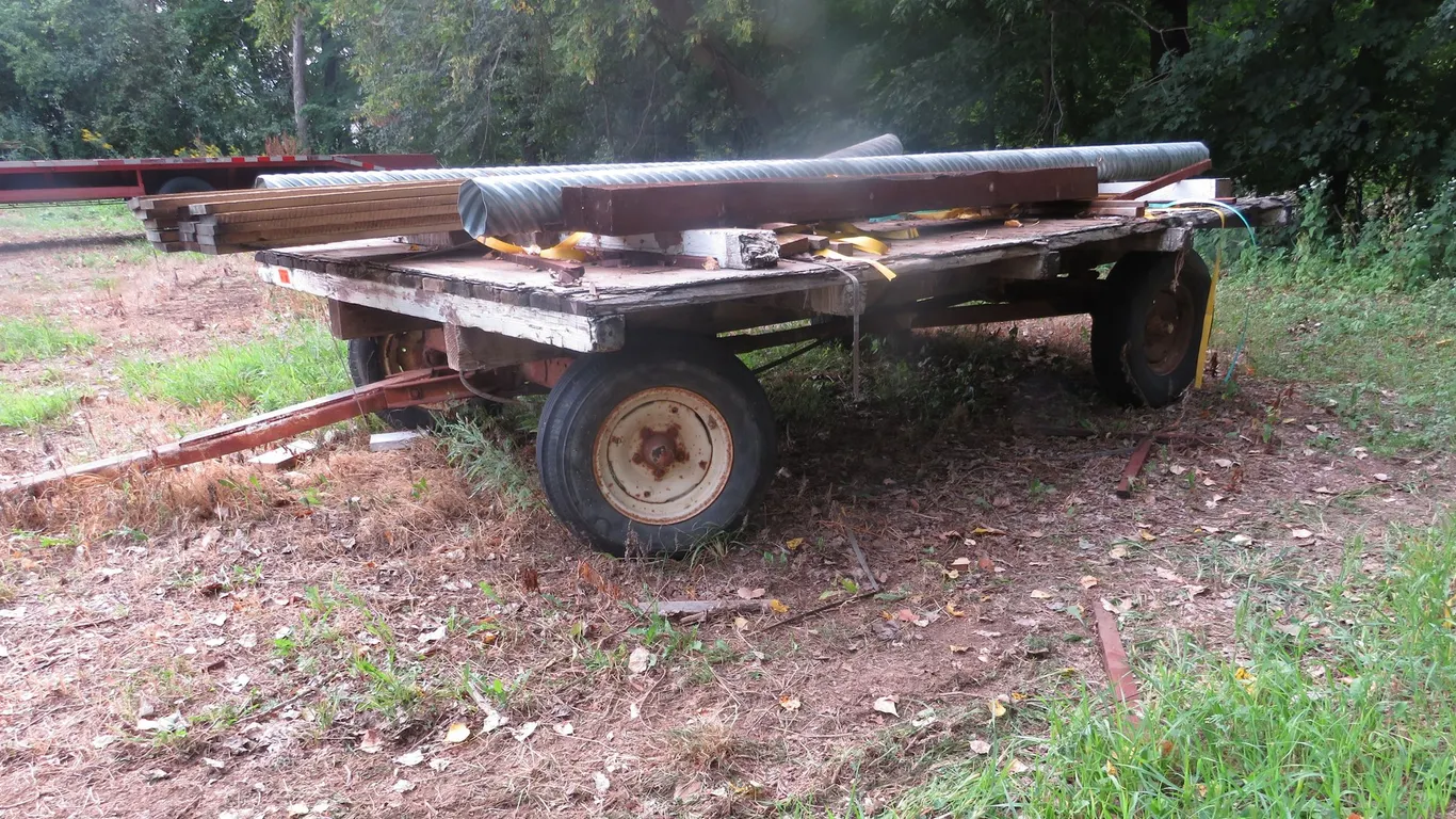 Running Gear With Flat Bed