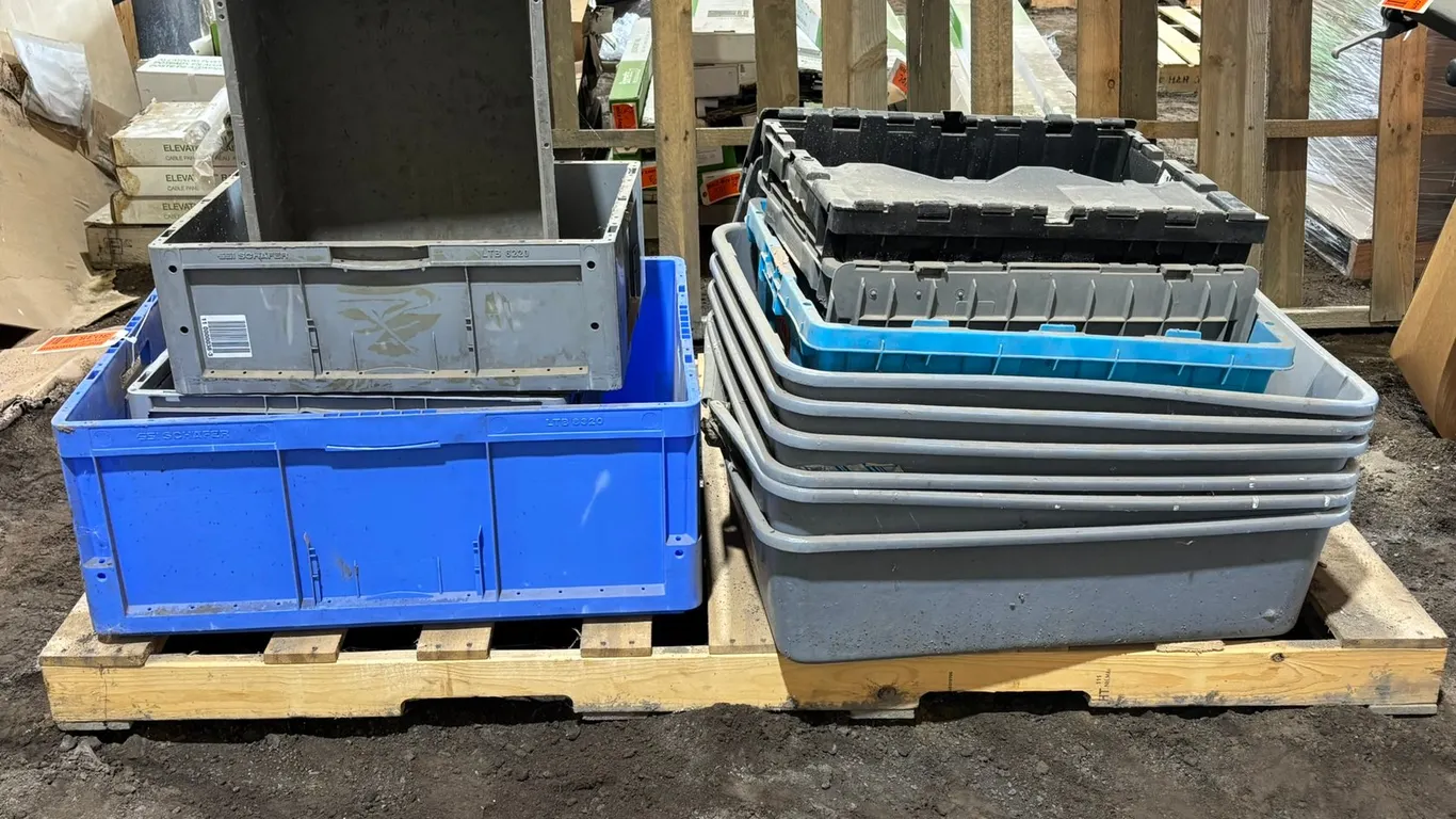 Pallet of Various Plastic Tubs