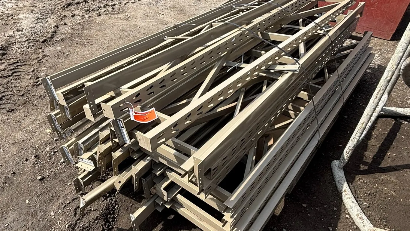Xtreme Garage (10) Uprights and approx. (21) Racking Beams